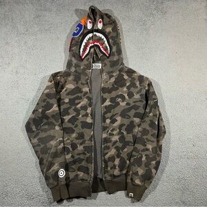 A BATHING APE SHARK WGM CAMO HOODIE MEN’S SIZE LARGE REPS #1438